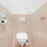 Spacious 3Br Apt By Bus Station Nivy Mall With Ac 아파트 *