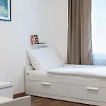 아파트 Spacious 3Br Apt By Bus Station Nivy Mall With Ac *