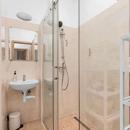 Spacious 3br By Bus Station Nivy Mall With Ac 아파트 *