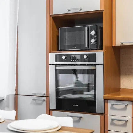 Spacious 3br By Bus Station Nivy Mall With Ac