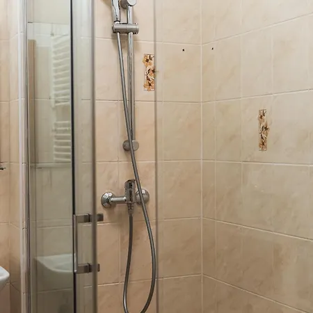 Spacious 3br By Bus Station Nivy Mall With Ac 아파트 *