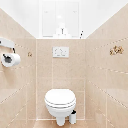 Spacious 3br By Bus Station Nivy Mall With Ac 브라티슬라바