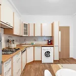 Spacious 3Br Apt By Bus Station Nivy Mall With Ac Apartamento