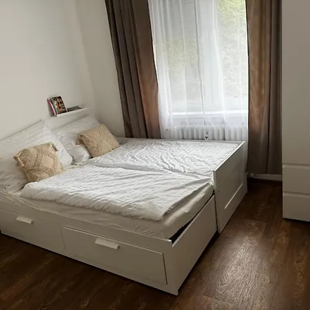 Spacious 3Br Apt By Bus Station Nivy Mall With Ac Bratislava