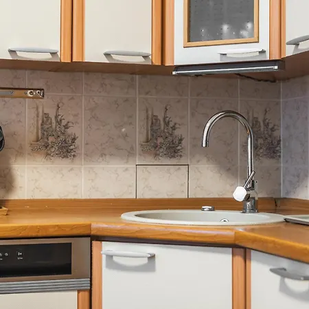 Spacious 3br By Bus Station Nivy Mall With Ac شقة براتسيلافا
