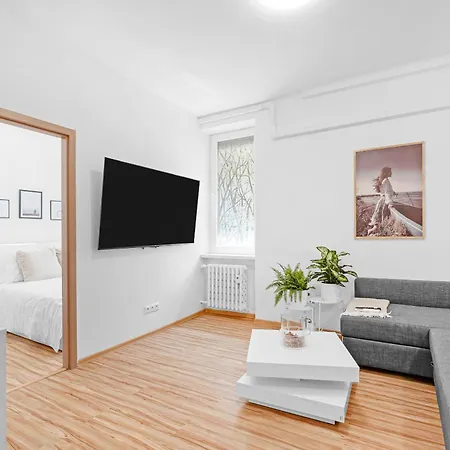 Spacious 3br By Bus Station Nivy Mall With Ac Apartment
