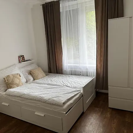 Spacious 3Br Apt By Bus Station Nivy Mall With Ac Appartement Bratislava